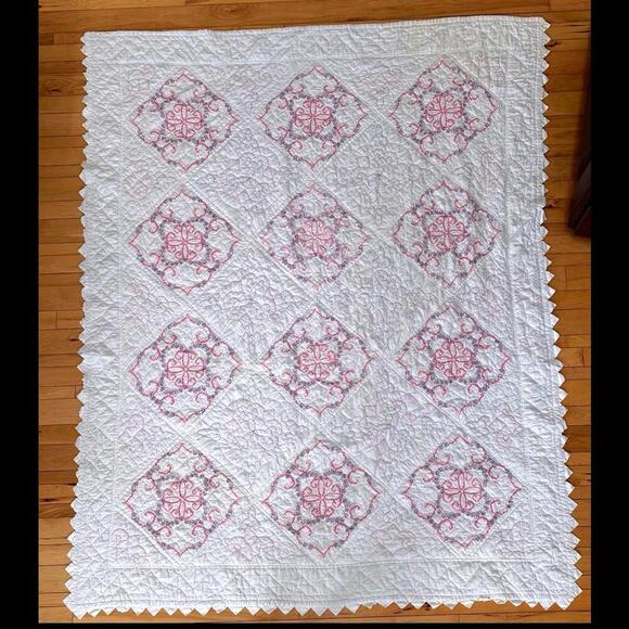 Other - VTG Quilt Hand Quilted & Embroidered Flowers 94x75” Pink Purple Cottage Chic​